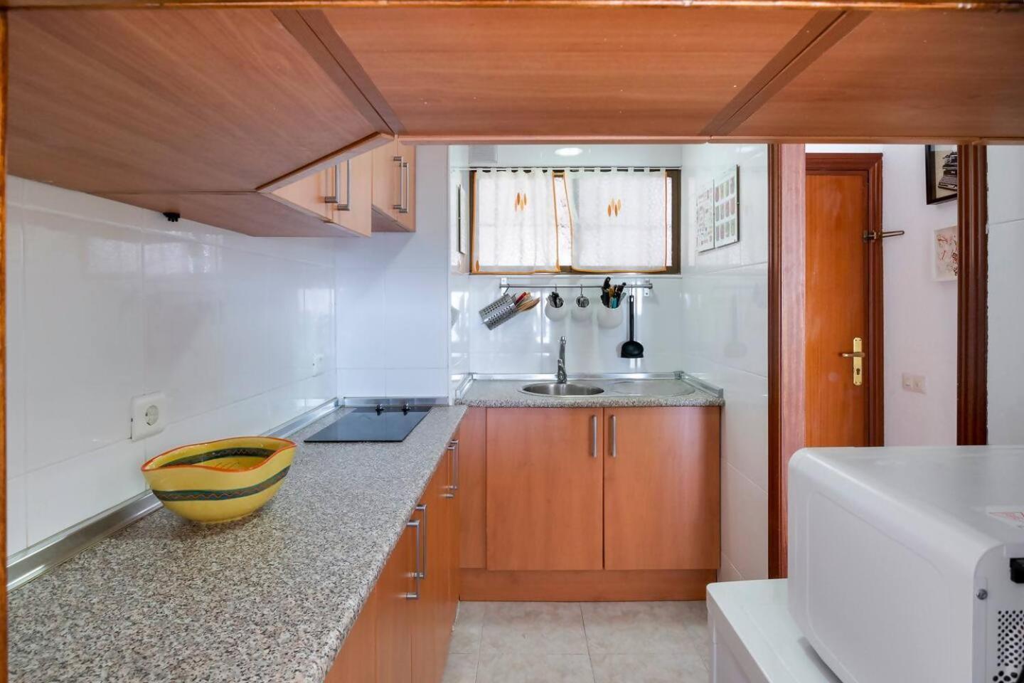 Stunning Apartment 50 Meters From The Sea Benalmádena Exteriör bild