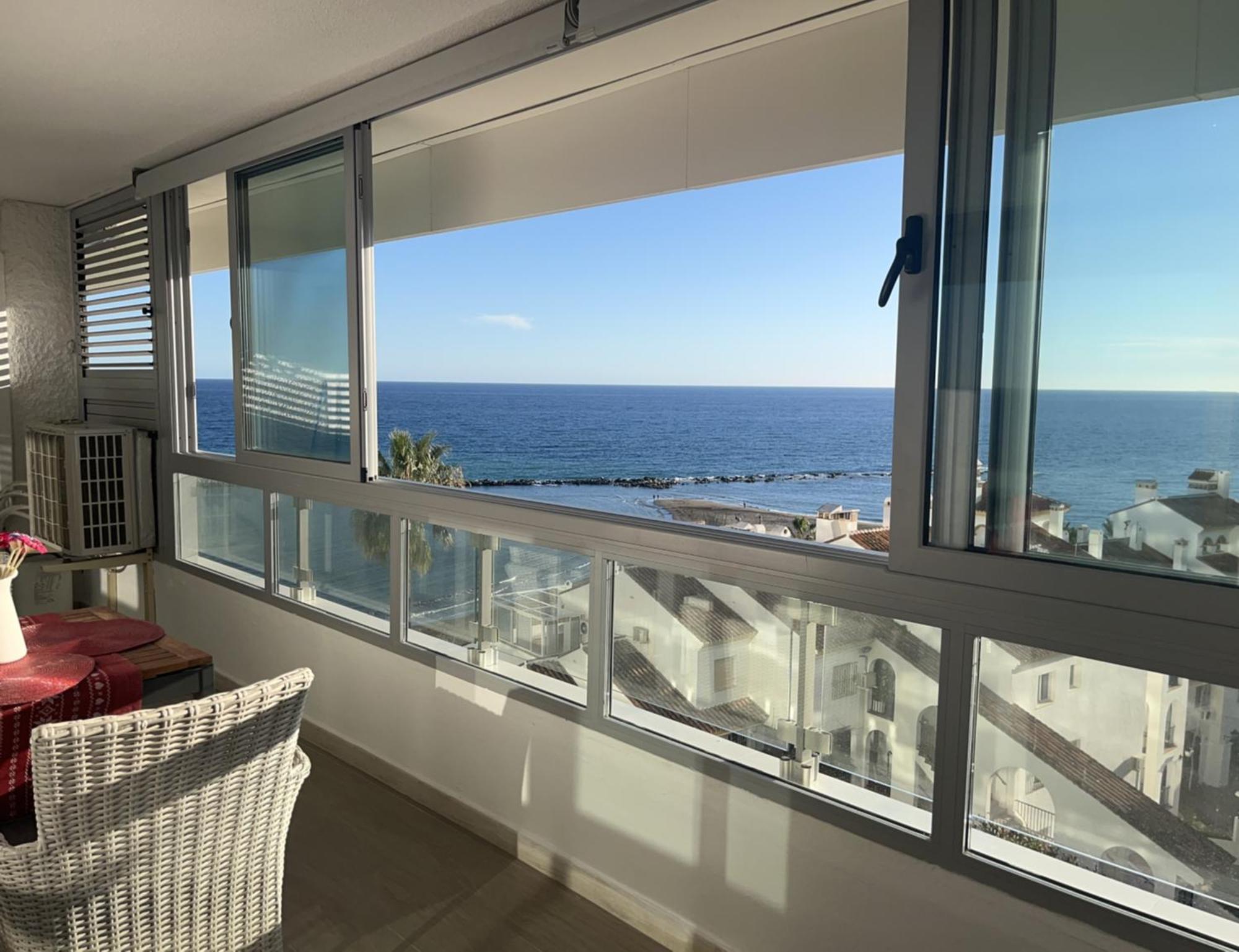 Stunning Apartment 50 Meters From The Sea Benalmádena Exteriör bild