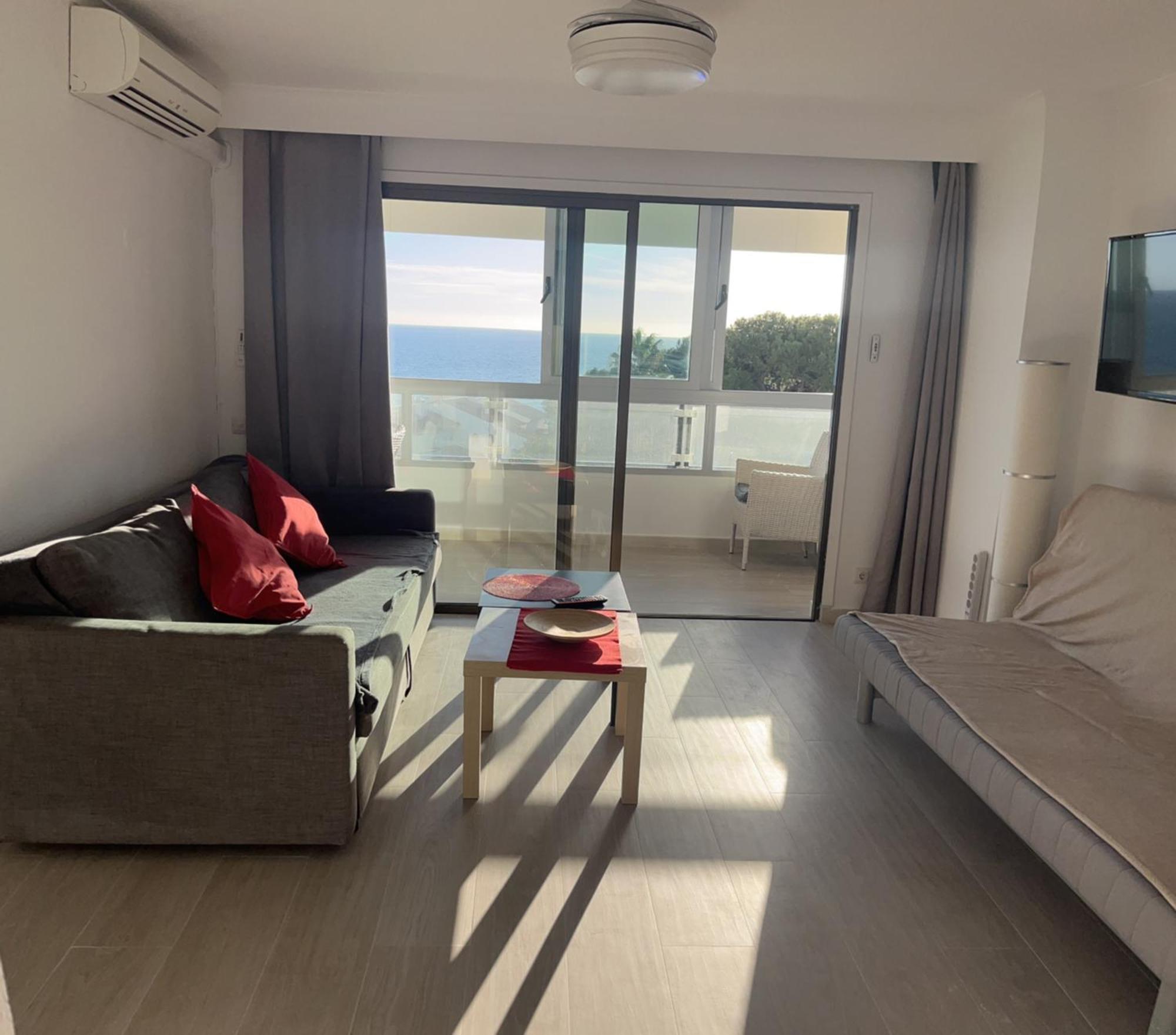 Stunning Apartment 50 Meters From The Sea Benalmádena Exteriör bild
